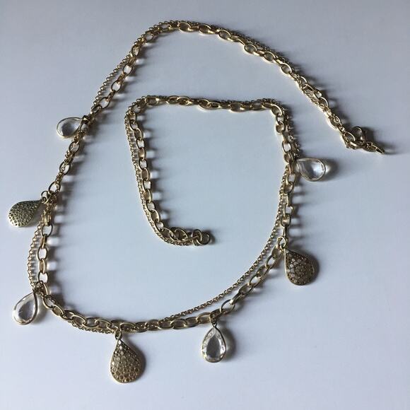 Antiqued gold tone and clear crystal accent large link station necklace - Picture 2 of 8